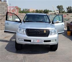 تۆیۆتا لاند کروزەر